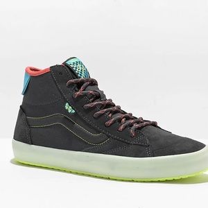 Lizzie Translucent Grey Skate Shoes from Vans Unisex